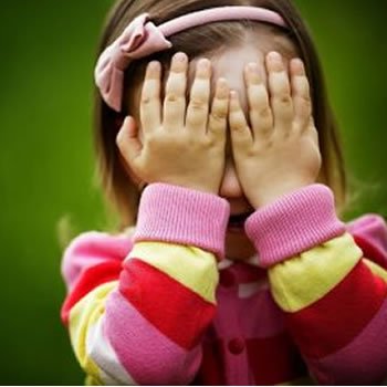 Çocuklarda Utangaçlık Duygusuyla Nasıl Baş Edilmelidir?